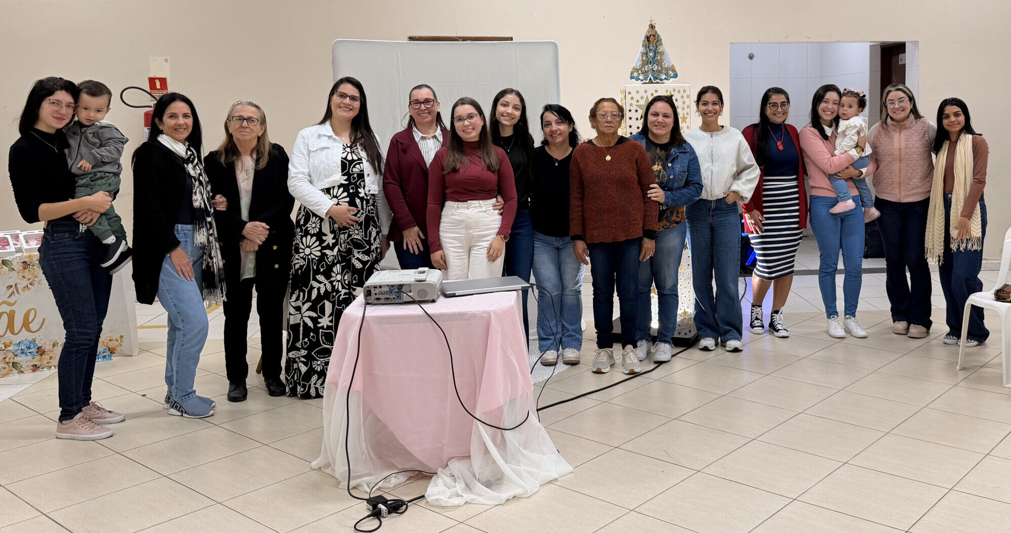 Maternidade inspirada em Maria: Pastoral Vocacional do Rocio reúne mulheres de diferentes gerações num encontro que transformou corações