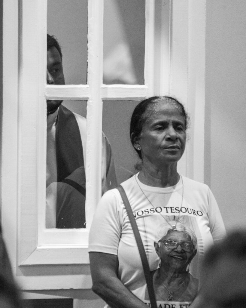 Jefferson Barbosa, fotógrafo voluntário da PASCOM, registrando momento de celebração litúrgica no Santuário Estadual de Nossa Senhora do Rocio, em Paranaguá (PR)
