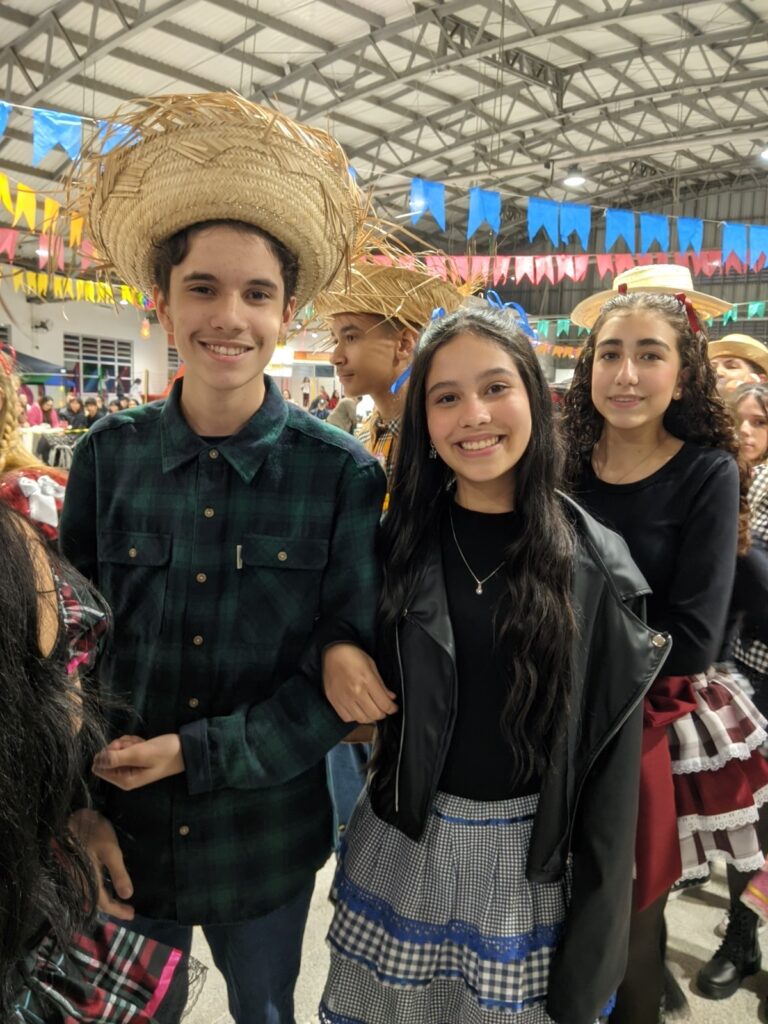 Foto de Guilherme: "Guilherme, voluntário pasconeiro do Grupo de Jovens, no 4º Arraiá do Rocio"