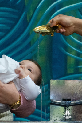 fotografia interna do Santuário de Nossa Senhora do Rocio em Paranaguá durante celebração litúrgica