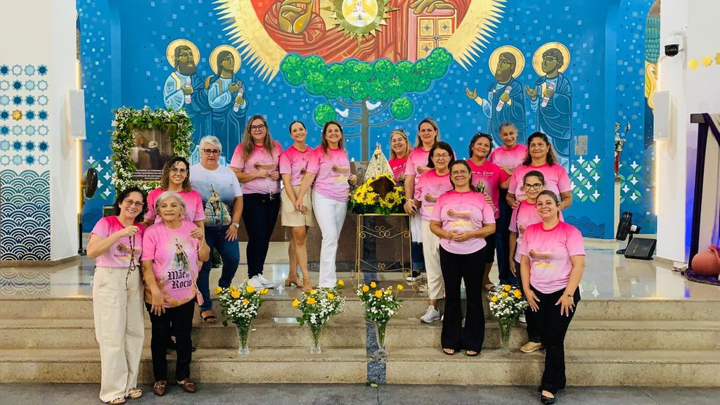 Grupo Rosário das Mulheres reunido no Santuário Estadual de Nossa Senhora do Rocio em Paranaguá
