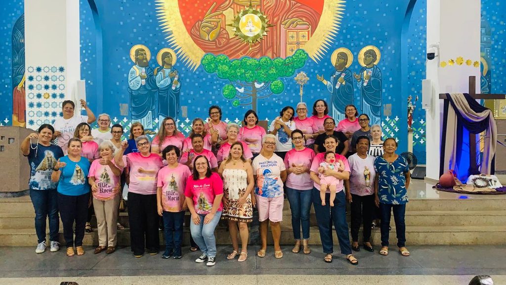 Grupo Rosário das Mulheres reunido no Santuário Estadual de Nossa Senhora do Rocio em Paranaguá
