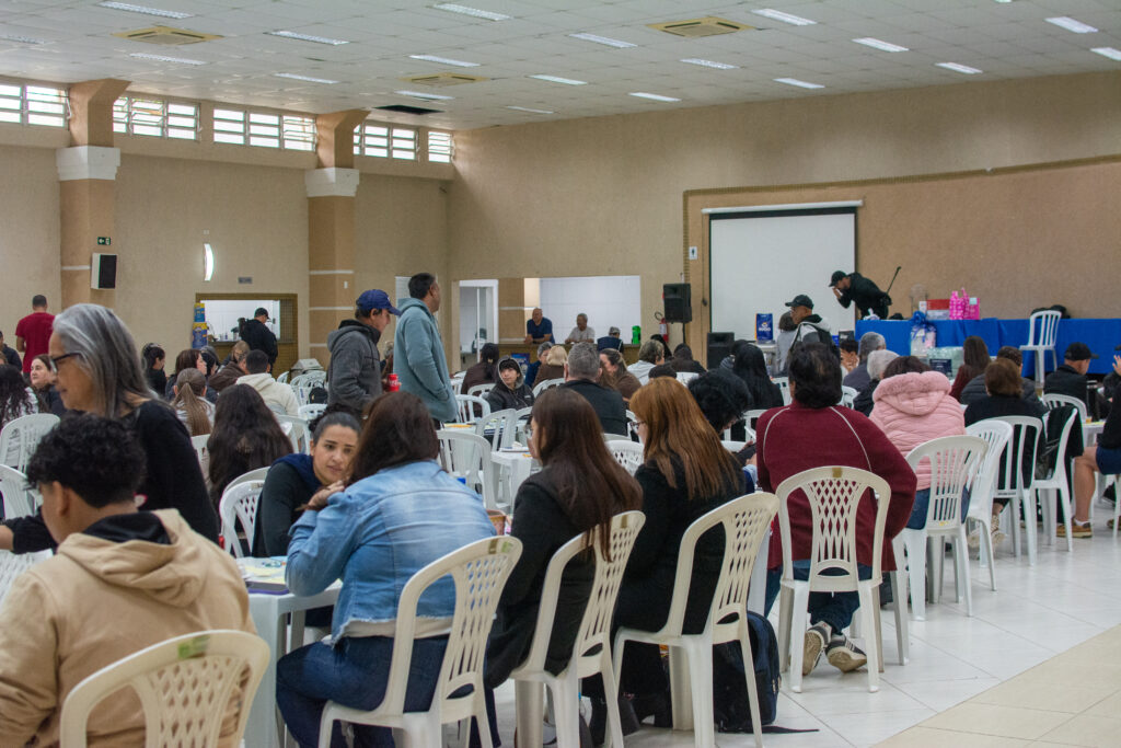 Participantes reunidos durante a Ação Entre Amigos no Santuário Estadual de Nossa Senhora do Rocio