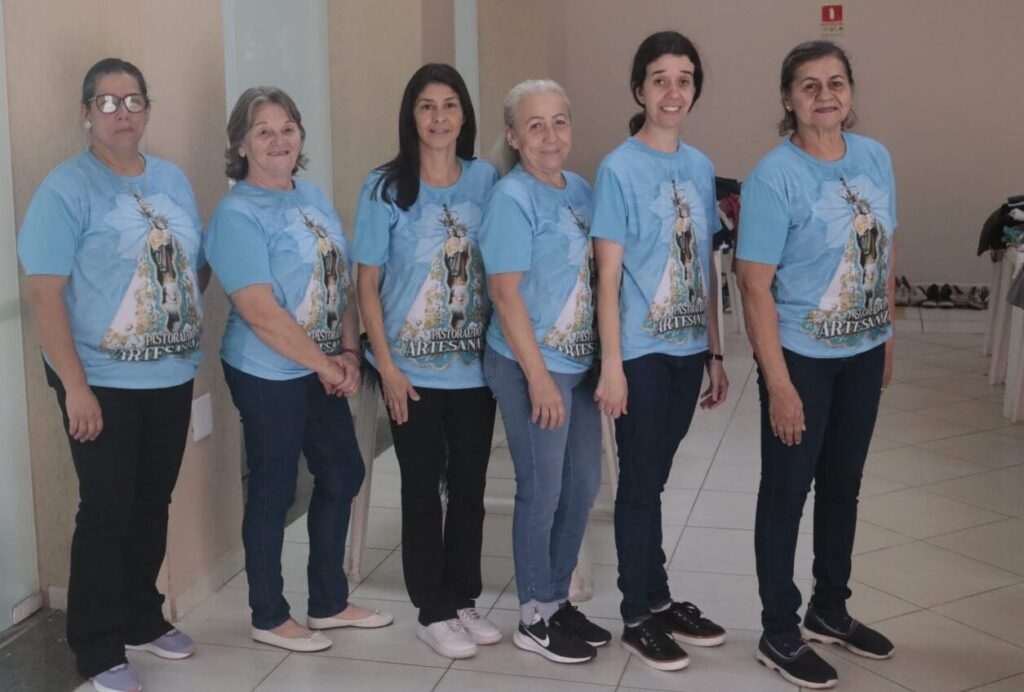 Artigos religiosos da Pastoral do Artesanato Rocio expostos no Santuário Estadual de Nossa Senhora do Rocio