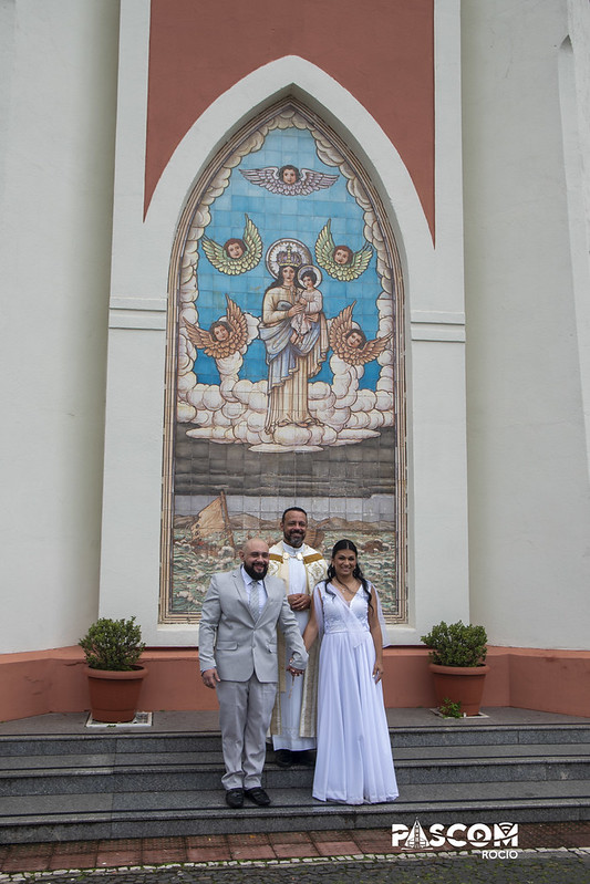 Casal Evelise e Marcelo no casamento comunitário do Santuário de Nossa Senhora do Rocio