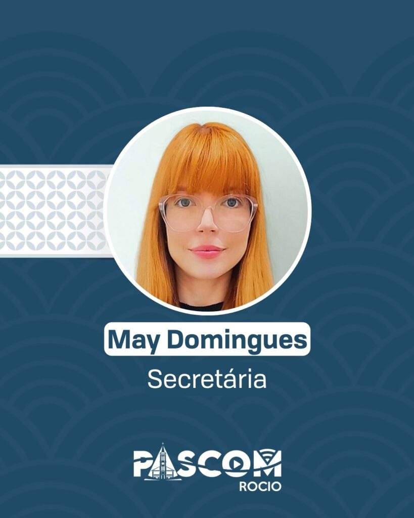 May, secretária da Pascom do Santuário de Nossa Senhora do Rocio, durante o serviço na missa
